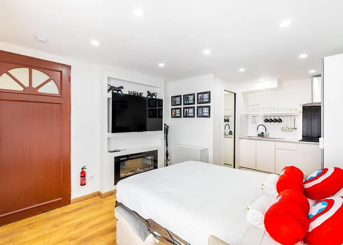 Guestready - Marvel Magic Near Disneyland