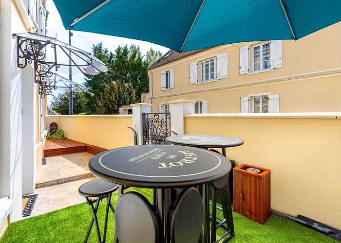 Guestready - Marvel Magic Near Disneyland